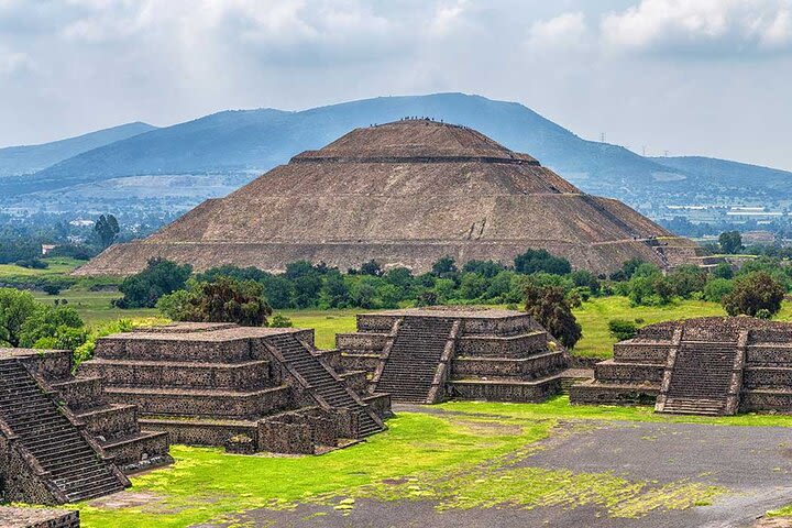 Day trip to Teotihuacán, Guadalupe Sanctuary and Tlatelolco. image