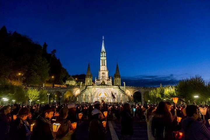 Lourdes Sanctuary and castle small group tour, lunch included image