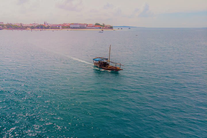 Snorkelling around Stone Town image