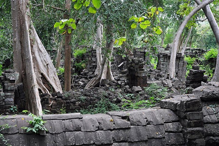 Full-Day Private Banteay Chhmar Tour with Guide and Transport image