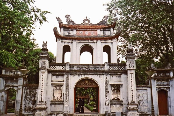 2 Days From Hanoi - Ninh Binh (Hoa Lu,Tam Coc) with Boat/Bike image