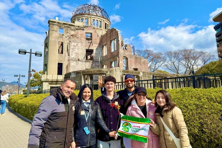 Hiroshima Highlights Private Walking Tour image