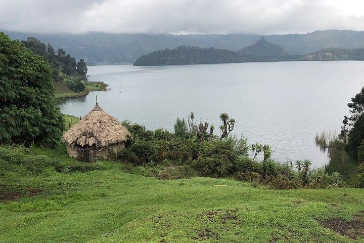 Wenchi Crater Lake Day Trip image