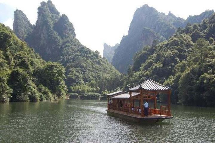 Baofeng Lake Admission Ticket in Zhangjiajie (with Boat Ride) image