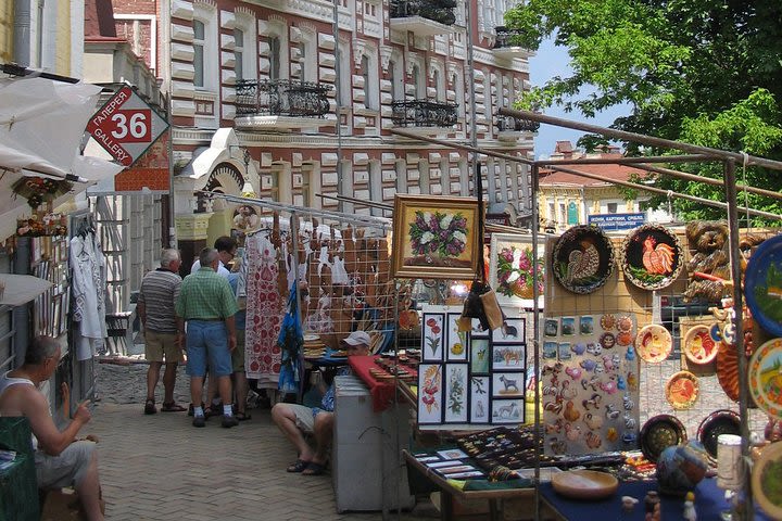 Private Tour Of Kyiv's Montmartre With Natalia image