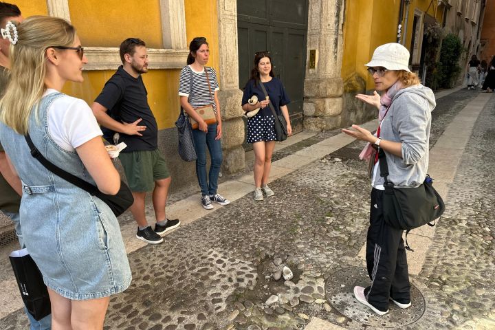 Verona City Highlights Walking Tour image