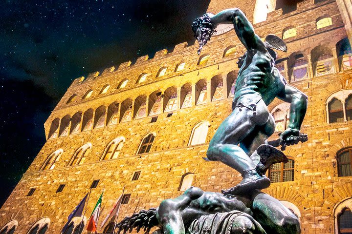 Kid-Friendly Florence Tour by Night with Gelato & Pizza image