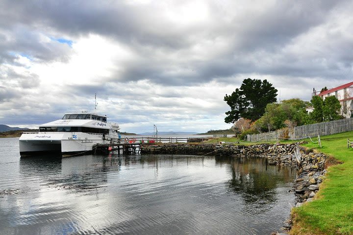 Canoero Catamarans - Estancia Harberton combined with Pingüinera image