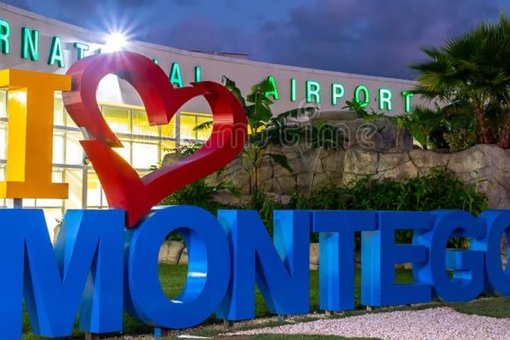 Montego Bay Airport Transfers TO/FROM Montego Bay Hotels / Villas image