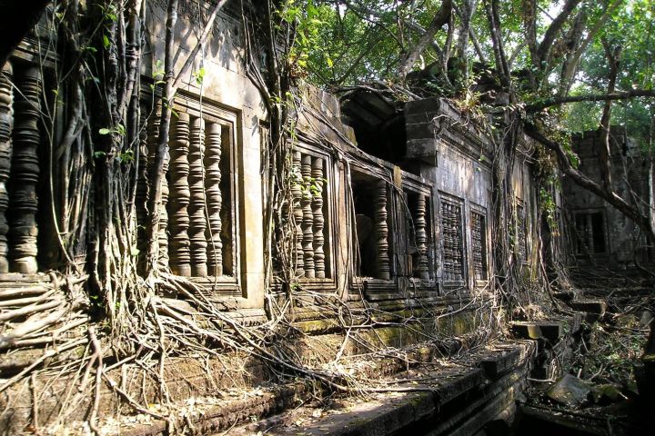 Private Guided Tour: Beng Mealea, Banteay Srei & Kbal Spean image
