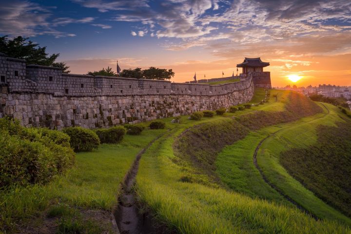 Suwon Fortress UNESCO Day Trip image
