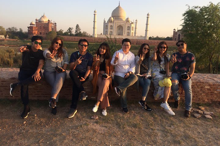 2 Days Overnight Taj Mahal Tour image