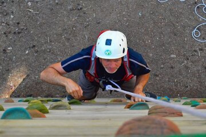 Rappelling and Climbing Adventure in Lamas de Mouro image