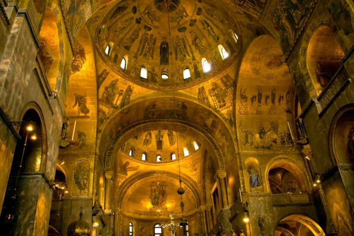 St. Mark Basilica Escorted Ticket & VR History Intro image