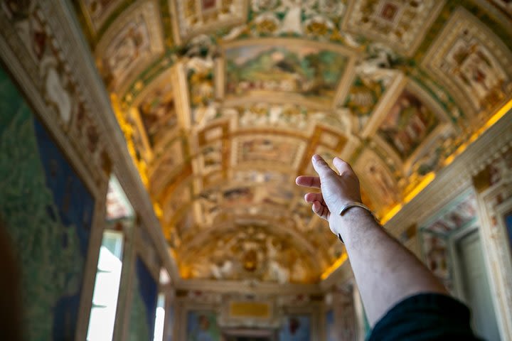 Fast-Access Vatican Museums & Sistine Chapel tour by Tommaso with Hotel pick up image