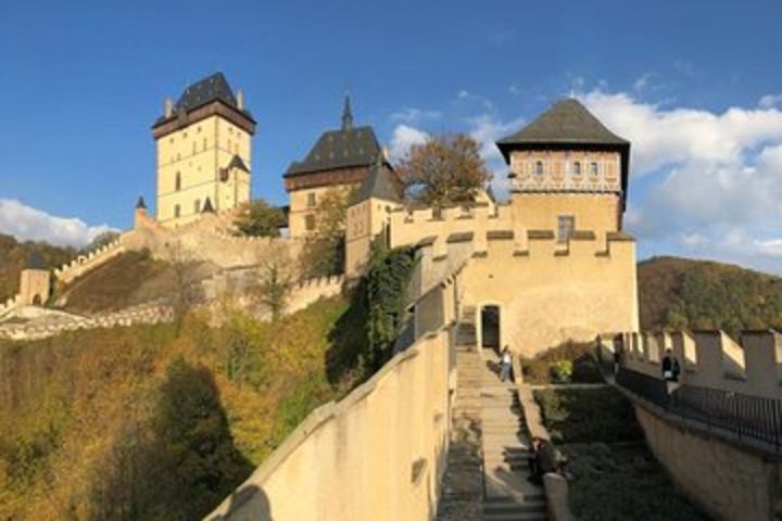 Countryside Tour on E-Bikes from Prague to Karlstejn Castle image