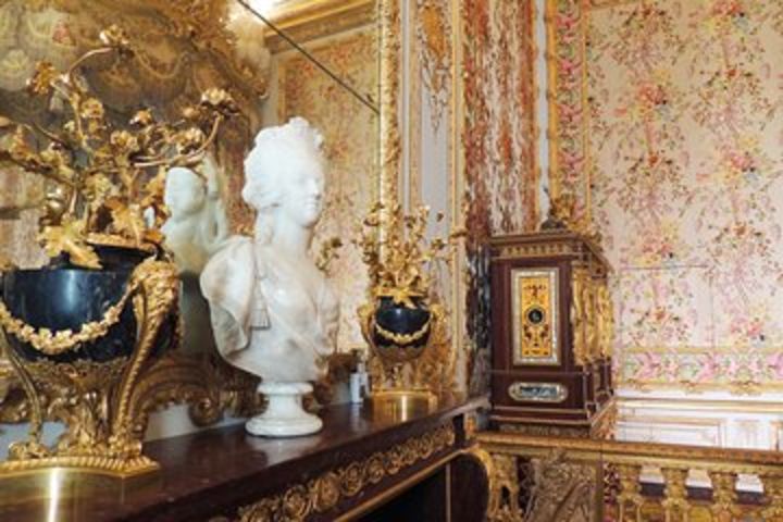 Versailles Palace Private Half Day Guided Tour including Hotel Pickup from Paris image