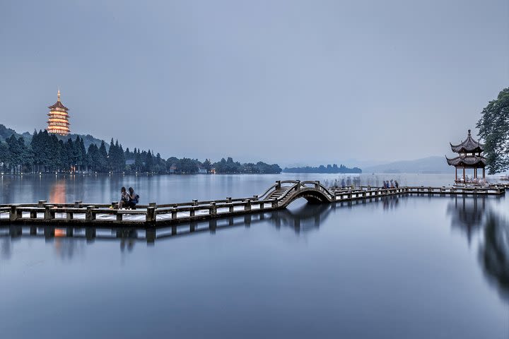 Half Day Hangzhou Highlights Tour with Optional Morning or Afternoon Start image