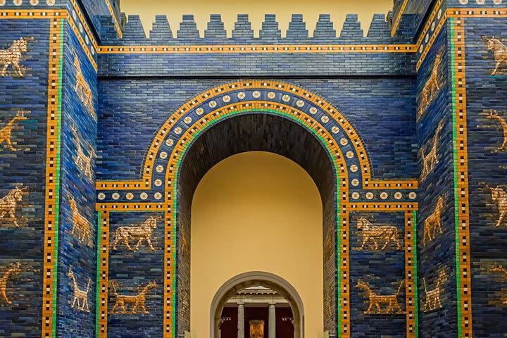 Berlin Historic Sights Guided Tour with Museum Island Pass image