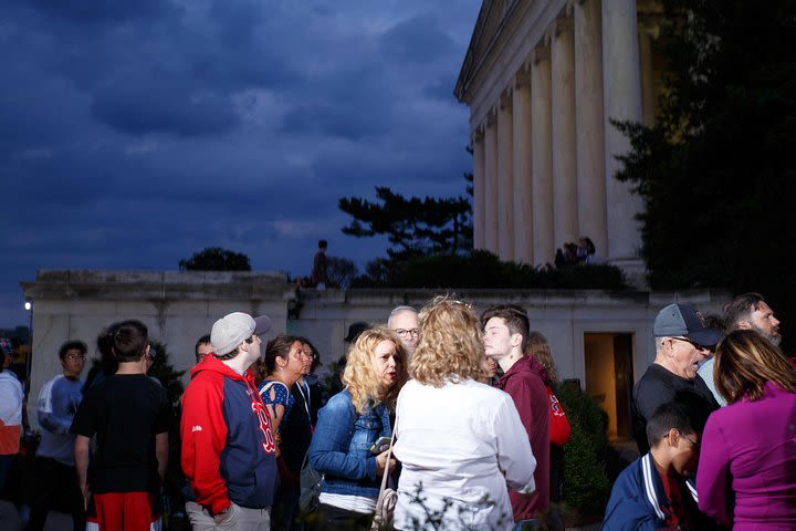 DC At Dusk Guided Night Tour image