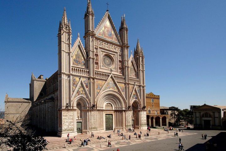 Private Assisi&Orvieto day - trip from Rome image