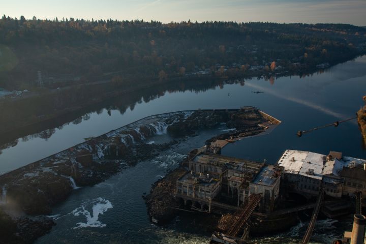 Willamette Falls Helicopter Tour image