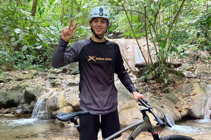 Small-Group Guided Bike Tour in Jacó image