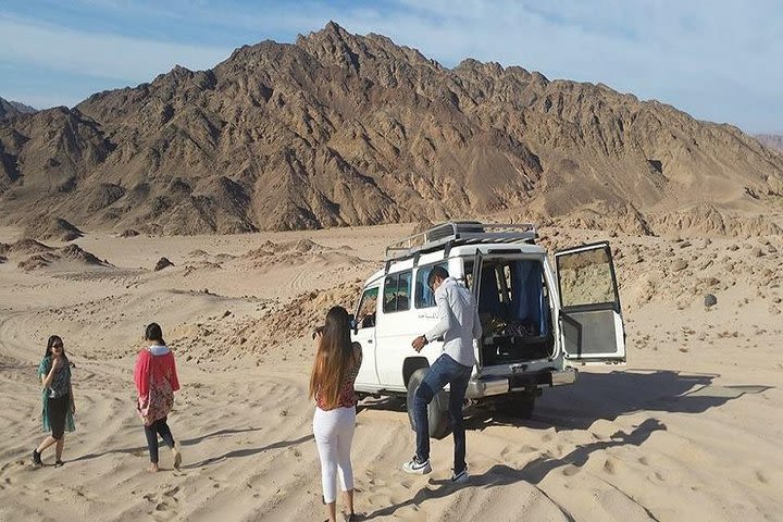 Makadi Bay: Jeep Safari Adventure with Star Gazing image