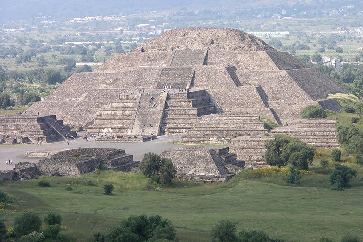 Historical downtown Mexico City & Teotihuacan Pyramids Mezcal tasting image