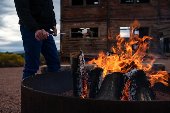 Campfire S'mores and Stars Tour in Kanab image