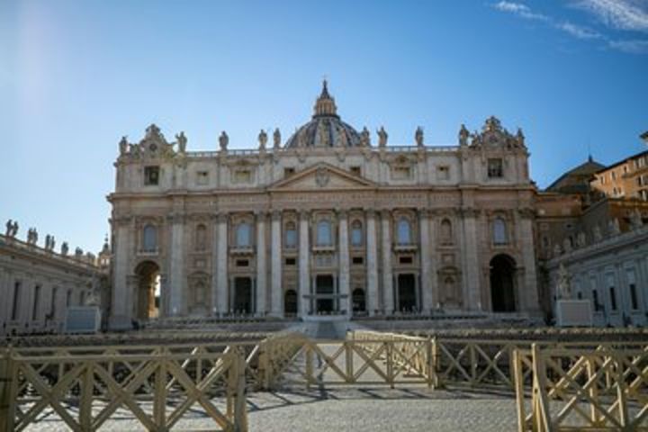 Private Vatican Guided Tour with Skip-the-Line Tickets Sistine Chapel & St Peter image