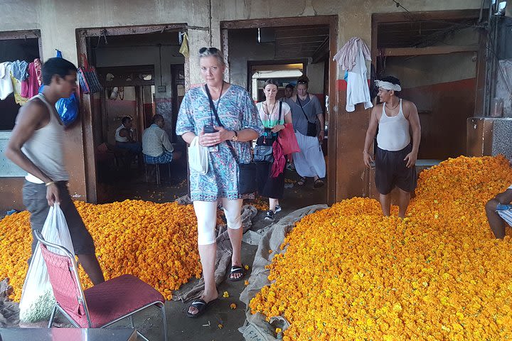 Old Delhi - Hidden Gems Tour on Luxury Rickshaws with Audio Headsets image