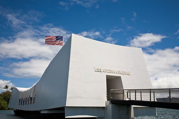 Pearl Harbor Arizona, Missouri and City Tour image