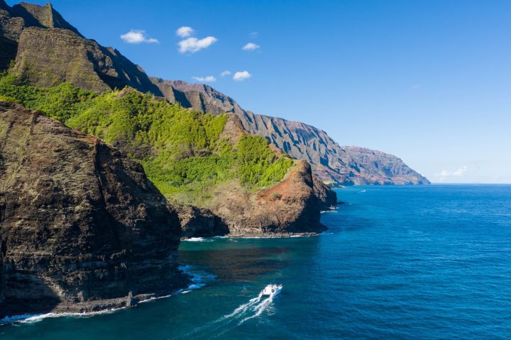 Na Pali Coast Sunset Dinner Boat Tour image