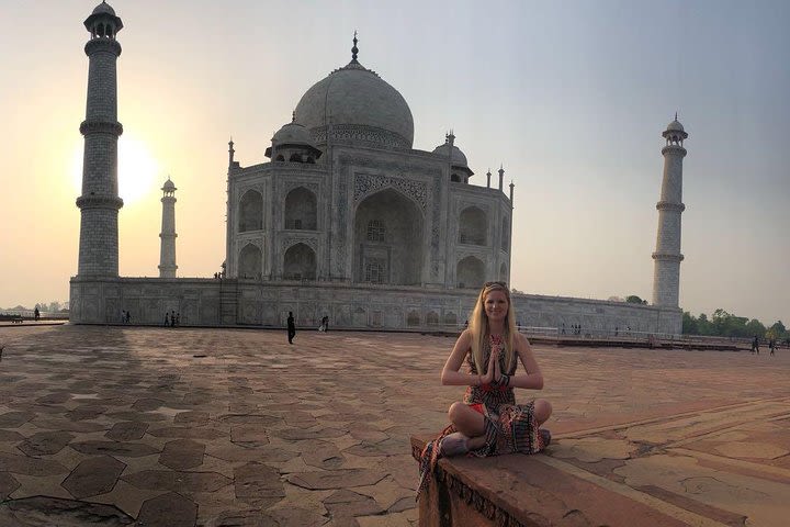 Overnight Agra Tour  image