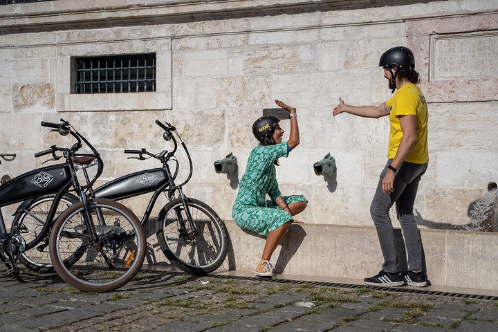 Eat, Drink and See the Sights - Tour Alfama with a Local Guide on an e-Bike image