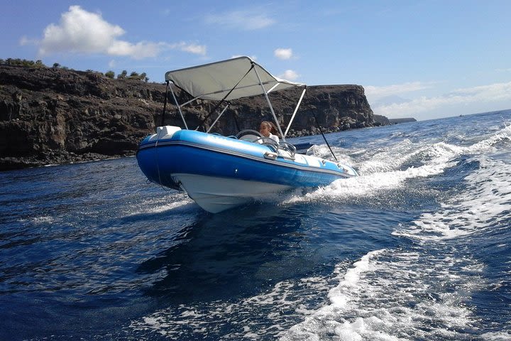  Inflatable boat without a license image