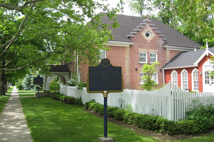 Guided Walking Tour of Niagara-on-the-Lake Historic District image