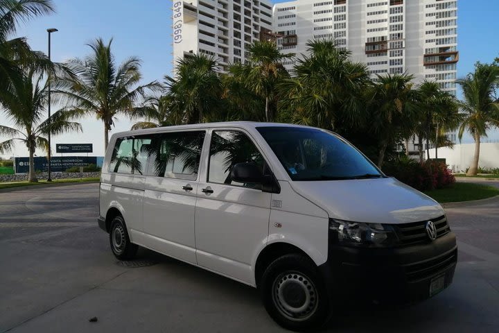 Round trip private AC Airport Transfer to Puerto Morelos image