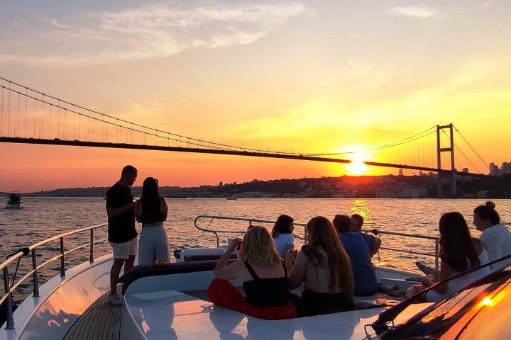Bosphorus Sunset Yacht Cruise image