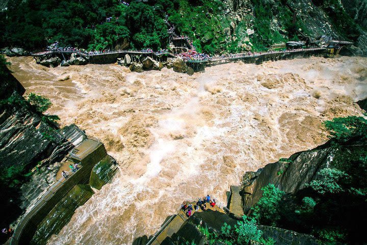 Lijiang Private Day Tour: Yangtze River First Bend and Upper Tiger Leaping Gorge image