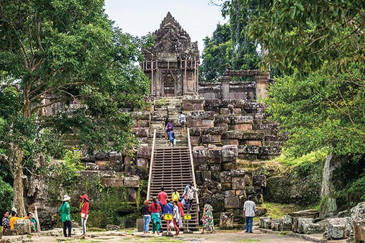 Preah Vihear Archaeological Tour with Japanese Guide image