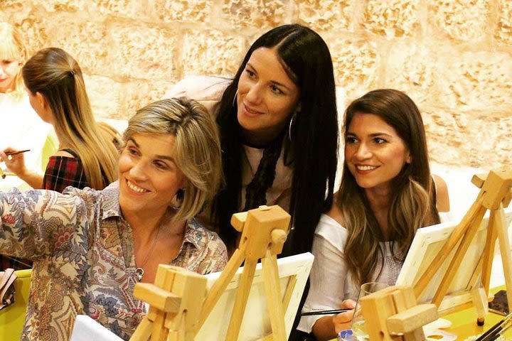 Art Bottega - Painting party | Wine and Paint Studio in Split image