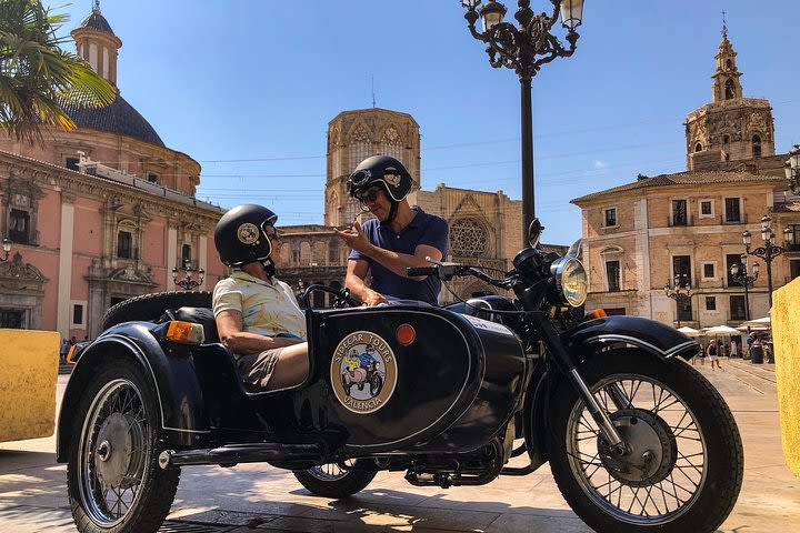 Enjoy Your Vintage Sidecar Tour And See The Highlight Of Valencia image