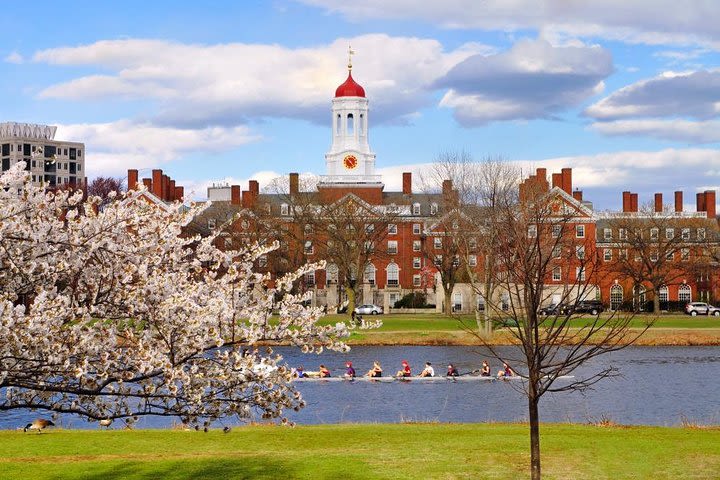 Boston Scavenger Hunt: Historic Harvard Hunt image