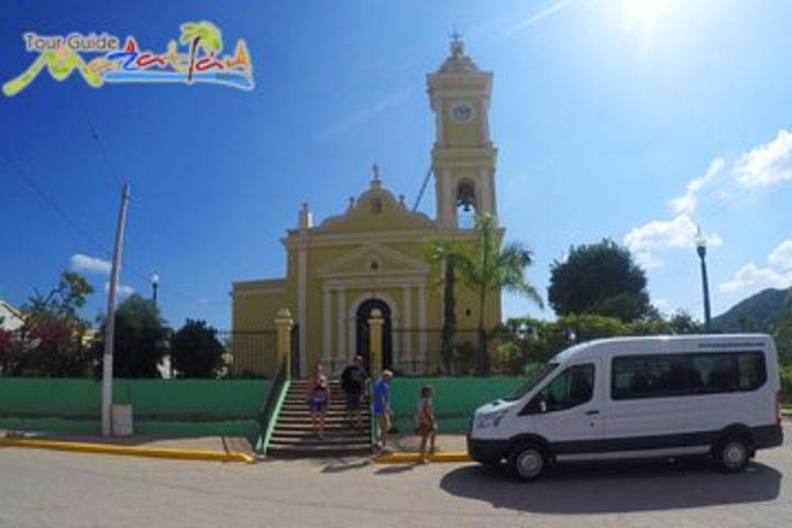 Agave Distilled Factory and Salsa Combo Tour Private Vehicle image