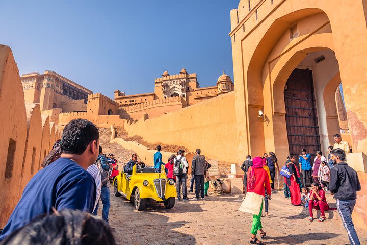 Heritage Tour of Jaipur by Vintage Car image