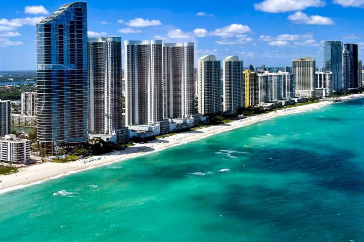 Sunny Isles Skyline Air Tour from Fort Lauderdale (2 people) image