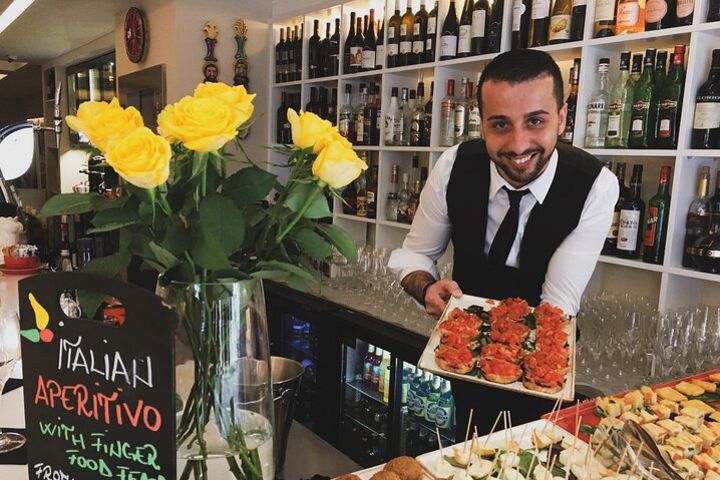 Italian Food and Culture Tour in New York City with Local Expert image