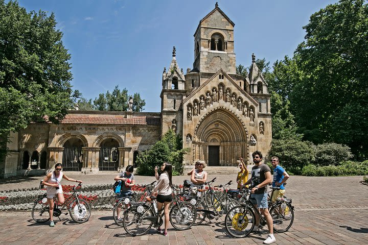 Budapest Bike Tour image